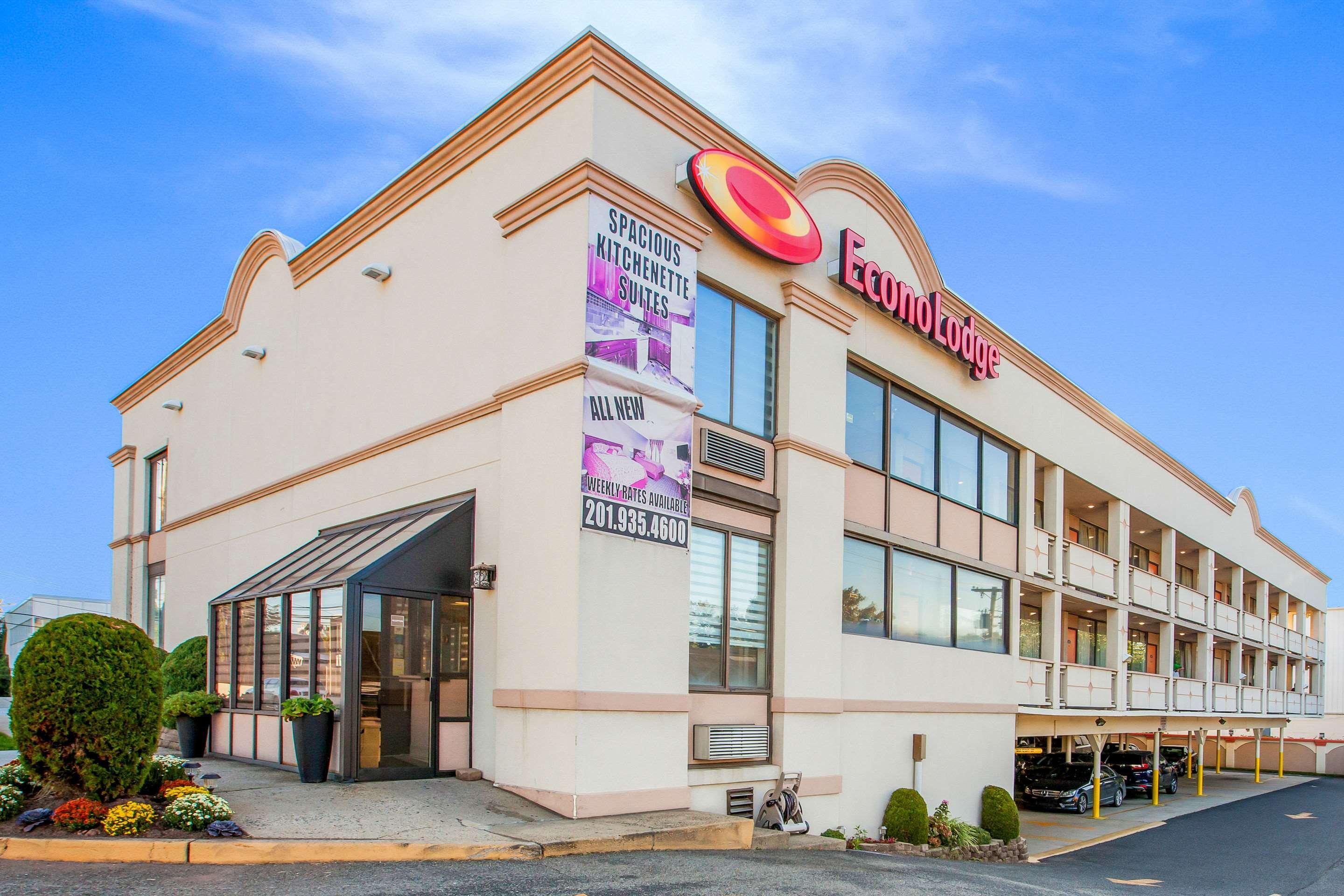 Hotel Super 8 By Wyndham Meadowlands Carlstadt Exterior foto